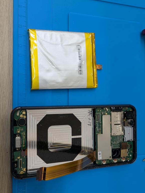 AQUOS sense3 basic（アクオスセンススリーベーシック）の通常バッテリー交換ならスマホ修理工房へお任せください
